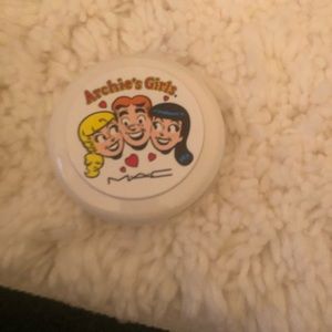 MAC Cosmetics Makeup - RARE LE Mac cosmetics blush Archie’s collection MAC Cosmetics Makeup - RARE LE Mac cosmetics blush Archie’s collection